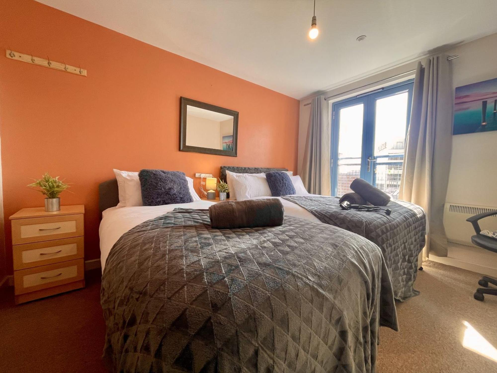 Hk Life Serviced Apartment , City Centre Swindon Exterior foto